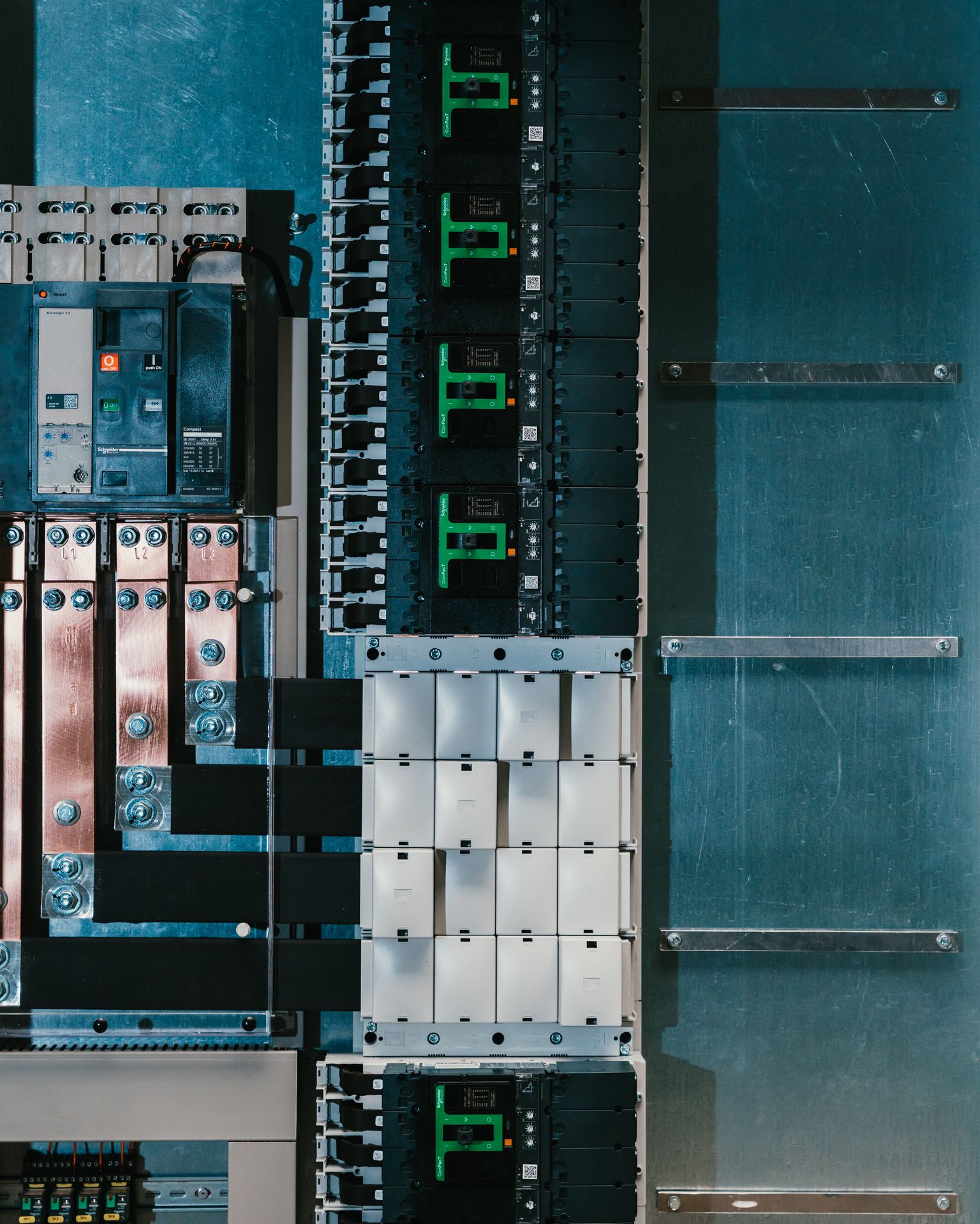 Bekabeling in een industrieel elektrisch bord